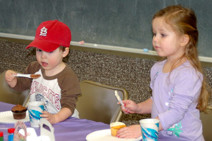 Kids Enjoying some Cup Cakes